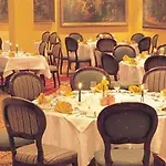 Towers & Leisure Centre Hotel 4*