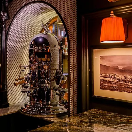 فندق Towers & Leisure Centre كيلارني