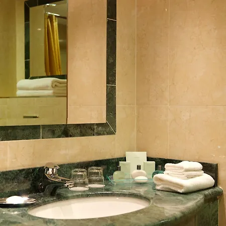 Towers & Leisure Centre 4* كيلارني