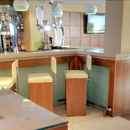 Towers & Leisure Centre 4*