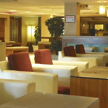 فندق Towers & Leisure Centre