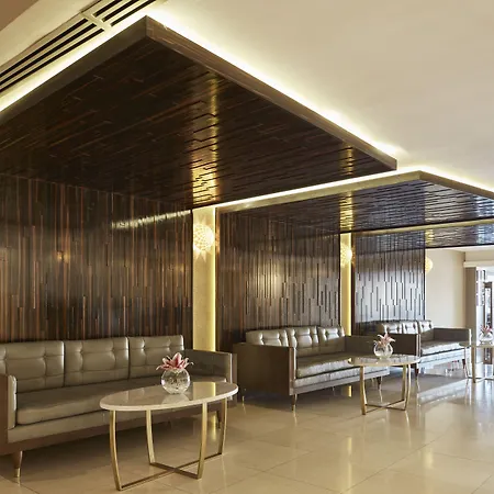 فندق Towers & Leisure Centre