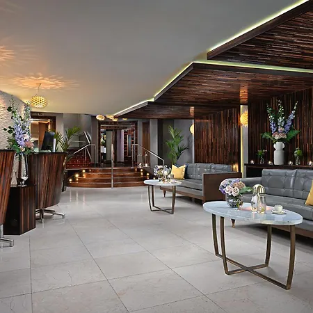 Towers & Leisure Centre كيلارني