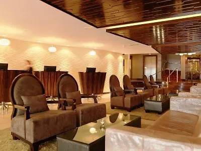 Towers & Leisure Centre فندق