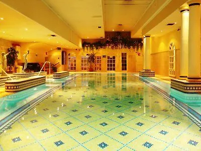 Towers & Leisure Centre كيلارني