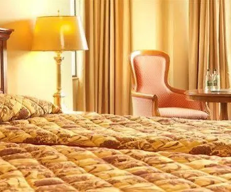 Towers & Leisure Centre 4* كيلارني