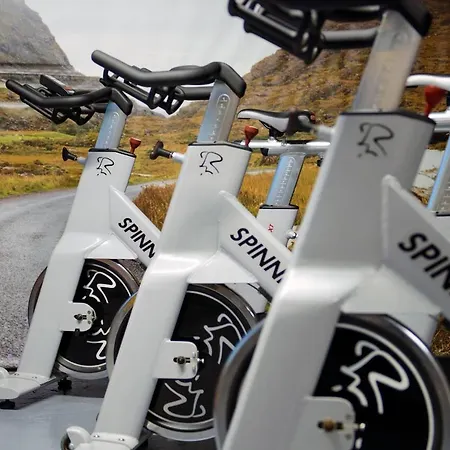 Towers & Leisure Centre كيلارني