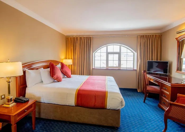 Towers & Leisure Centre 4*