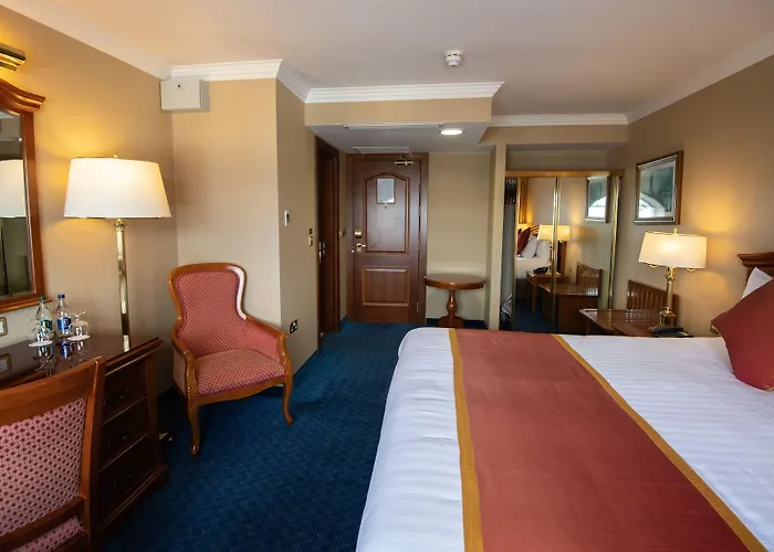 Towers & Leisure Centre 4*