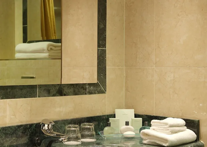 Towers & Leisure Centre Hotel